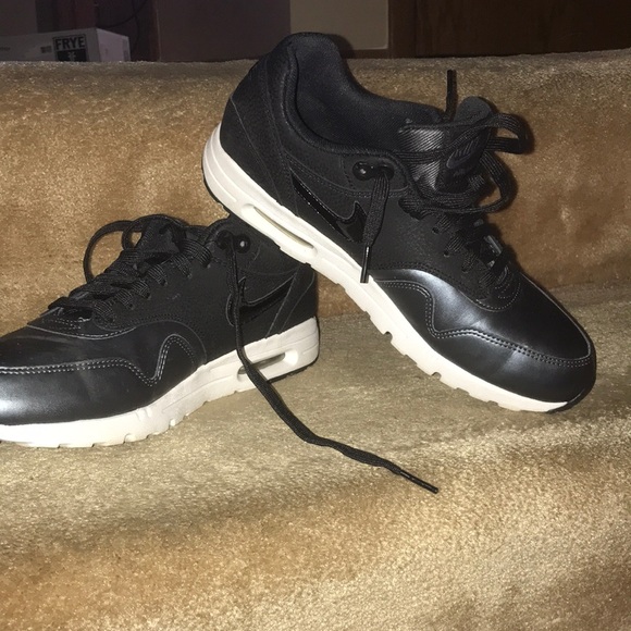 Nike Shoes - Nike Air Max 1 Ultra Style #8611711-002